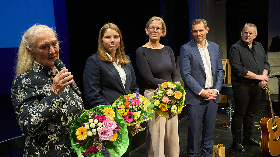 Die Protagonisten des Festaktes (v.l.): Monika Sauer, Laura Lehne, Simone Schneider, Michael Mronz und Jonny Götze.